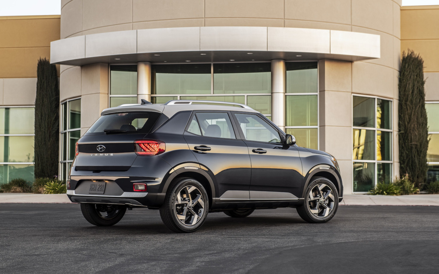 Hyundai Venue SEL 2020 | SUV Drive